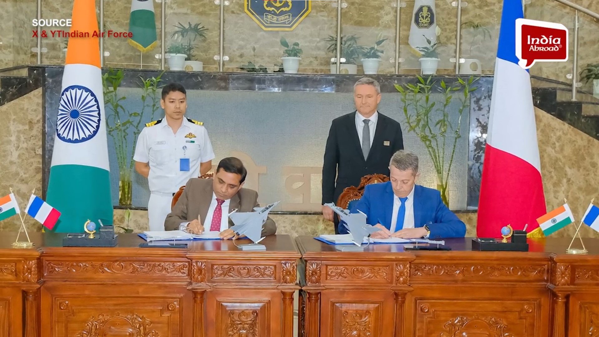 ભારતે ફ્રાન્સ સાથે 63000 કરોડની રાફેલ ડીલ પર હસ્તાક્ષર કર્યા